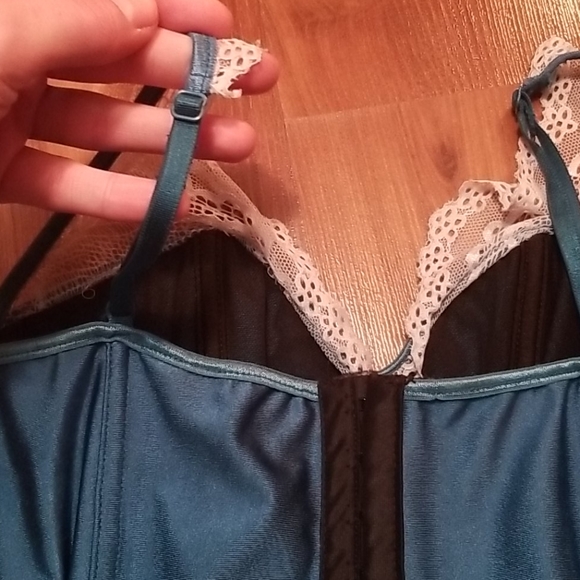 Sexy Peplum Bustier Tank Top - Picture 4 of 8